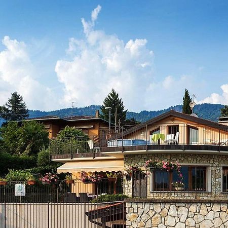 Апартаменти Il Sasso Bianco Bb Comerio Екстер'єр фото