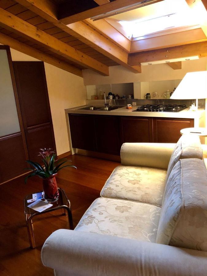 Апартаменти Il Sasso Bianco Bb Comerio Екстер'єр фото